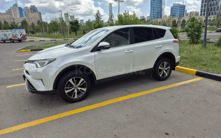 Toyota RAV4 2016 года за 11 000 000 тг. в Астана