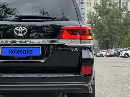 Toyota Land Cruiser 2018 года за 45 000 000 тг. в Алматы – фото 33