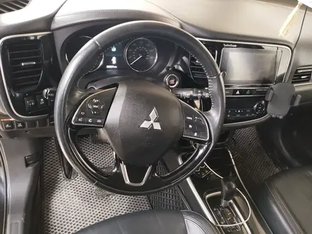 Mitsubishi Outlander 2018 годаүшін7 200 000 тг. в Актау – фото 10