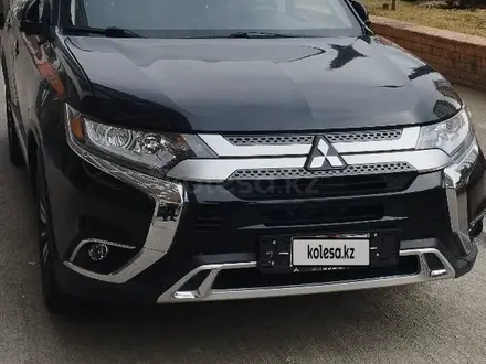 Mitsubishi Outlander 2018 годаүшін7 200 000 тг. в Актау