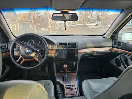 BMW 525 2001 года за 2 600 000 тг. в Уральск