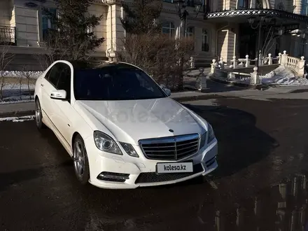 Mercedes-Benz E 350 2011 годаүшін10 500 000 тг. в Астана – фото 14