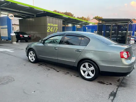 Volkswagen Passat 2007 года за 2 700 000 тг. в Алматы – фото 3