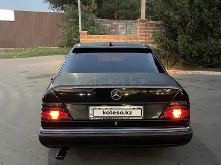 Mercedes-Benz E 200 1990 года за 1 500 000 тг. в Алматы – фото 4