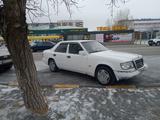 Mercedes-Benz E 230 1985 года за 770 000 тг. в Экибастуз – фото 3