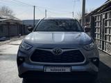 Toyota Highlander 2021 года за 18 500 000 тг. в Алматы
