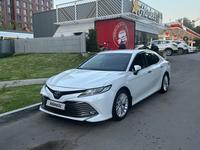Toyota Camry 2018 года за 12 500 000 тг. в Атырау