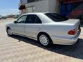 Mercedes-Benz E 320 2000 года за 5 000 000 тг. в Актау – фото 2