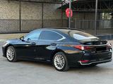 Lexus ES 300h 2018 года за 19 500 000 тг. в Шымкент – фото 4