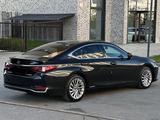 Lexus ES 300h 2018 года за 19 500 000 тг. в Шымкент – фото 3