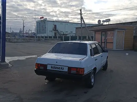 ВАЗ (Lada) 21099 2001 года за 740 000 тг. в Атырау – фото 8