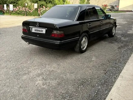 Mercedes-Benz E 220 1994 года за 1 650 000 тг. в Туркестан – фото 6