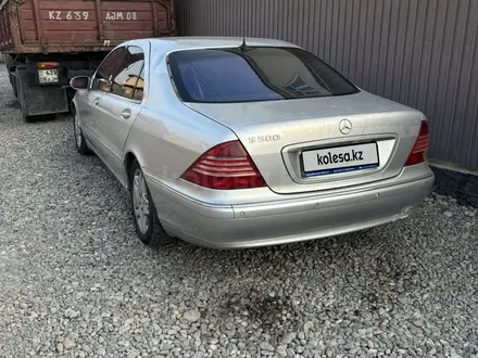 Mercedes-Benz S 500 2000 года за 2 400 000 тг. в Тараз – фото 2