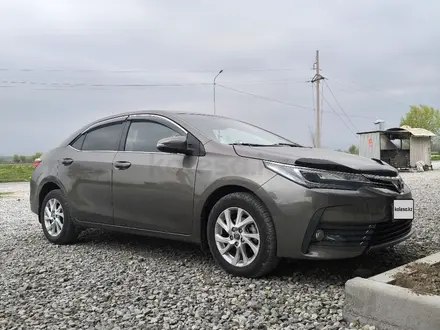 Toyota Corolla 2017 года за 8 500 000 тг. в Шымкент