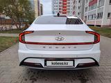 Hyundai Sonata 2021 годаүшін11 000 000 тг. в Атырау – фото 2