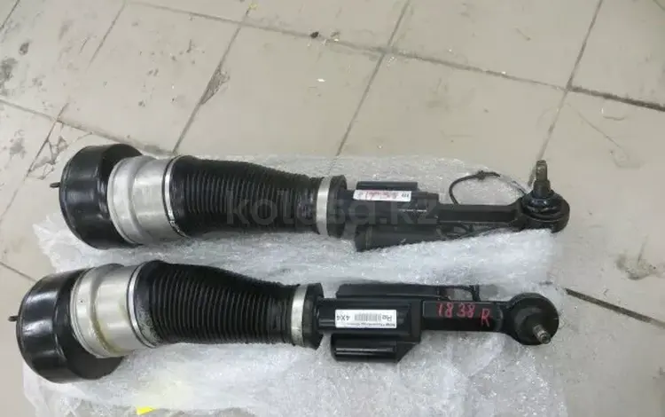 Передние амортизаторый воздушные и гидро на Мерседес W221 4-matic. за 160 000 тг. в Астана