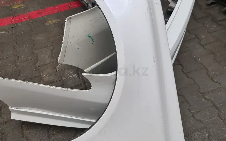 Крыло для Lexus LS460 за 27 000 тг. в Алматы