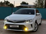 Toyota Camry 2015 года за 10 600 000 тг. в Атырау – фото 2