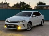 Toyota Camry 2015 года за 10 600 000 тг. в Атырау