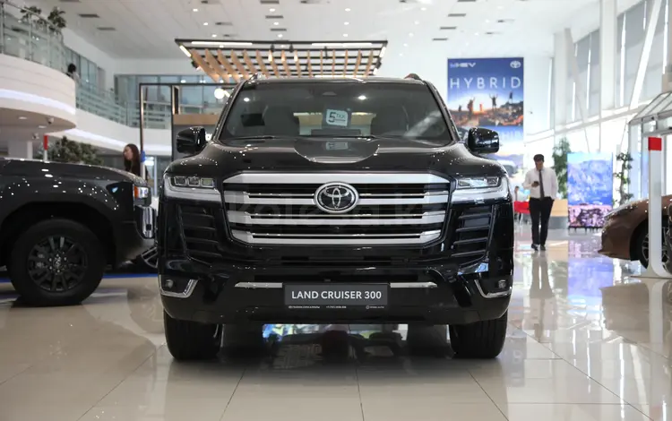 Toyota Land Cruiser Premium+ 2025 года за 69 990 000 тг. в Алматы