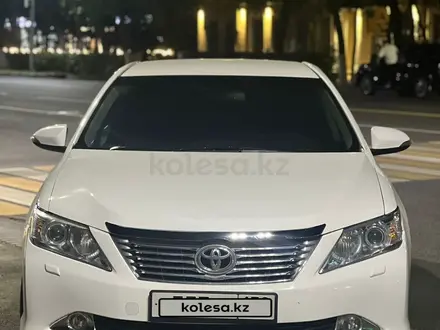 Toyota Camry 2013 года за 6 800 000 тг. в Уральск – фото 2