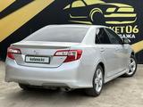 Toyota Camry 2014 года за 8 500 000 тг. в Атырау – фото 3