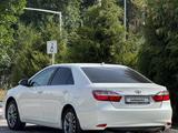 Toyota Camry 2018 года за 14 900 000 тг. в Шымкент – фото 4