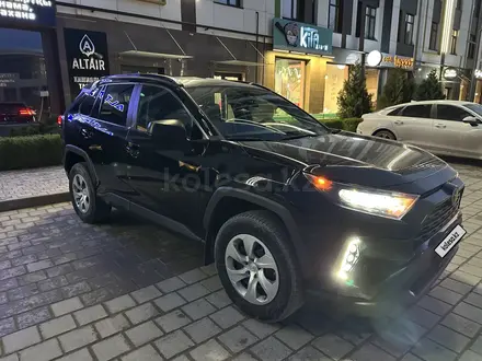 Toyota RAV4 2021 года за 16 000 000 тг. в Актау – фото 2