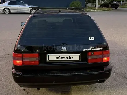 Volkswagen Passat 1995 года за 1 750 000 тг. в Тараз – фото 3