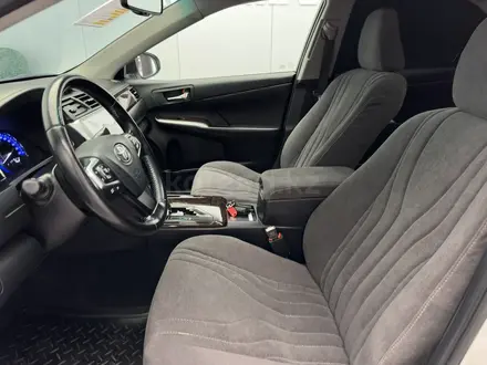 Toyota Camry 2014 года за 10 000 000 тг. в Атырау – фото 10
