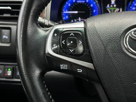 Toyota Camry 2014 года за 10 000 000 тг. в Атырау – фото 18