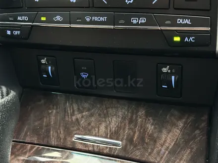 Toyota Camry 2014 года за 10 000 000 тг. в Атырау – фото 21