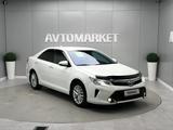 Toyota Camry 2014 года за 10 000 000 тг. в Атырау – фото 2