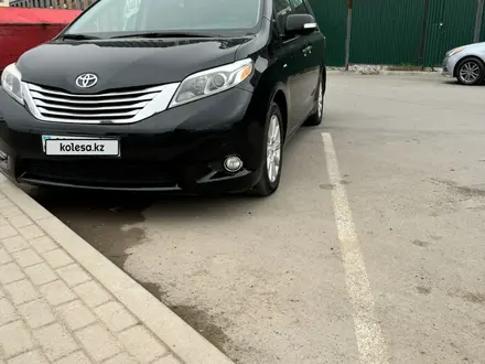 Toyota Sienna 2016 года за 15 700 000 тг. в Астана – фото 2