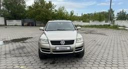 Volkswagen Touareg 2003 года за 3 900 000 тг. в Шахтинск – фото 2