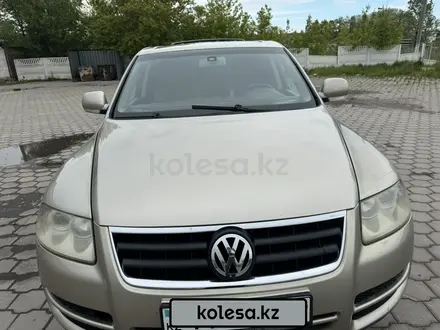 Volkswagen Touareg 2003 года за 3 900 000 тг. в Шахтинск – фото 9