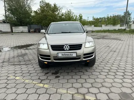 Volkswagen Touareg 2003 года за 3 900 000 тг. в Шахтинск – фото 11