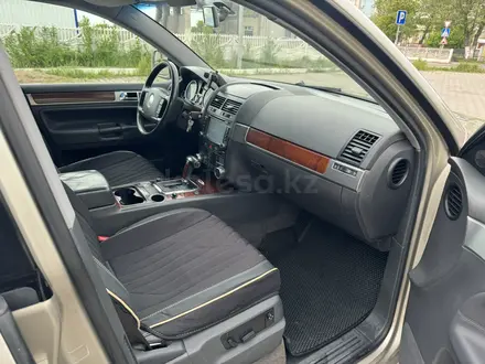 Volkswagen Touareg 2003 года за 3 900 000 тг. в Шахтинск – фото 15