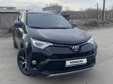 Toyota RAV4 2019 года за 14 300 000 тг. в Усть-Каменогорск – фото 2