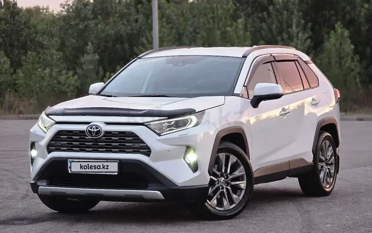 Toyota RAV4 2020 года за 16 800 000 тг. в Алматы