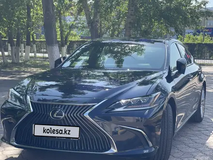 Lexus ES 250 2021 года за 20 000 000 тг. в Астана – фото 2