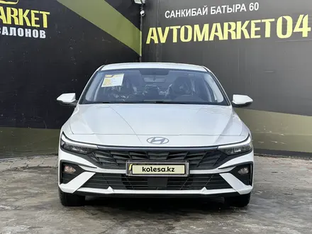 Hyundai Elantra 2025 года за 8 790 000 тг. в Актобе – фото 2