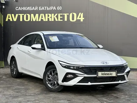 Hyundai Elantra 2025 года за 8 790 000 тг. в Актобе – фото 3