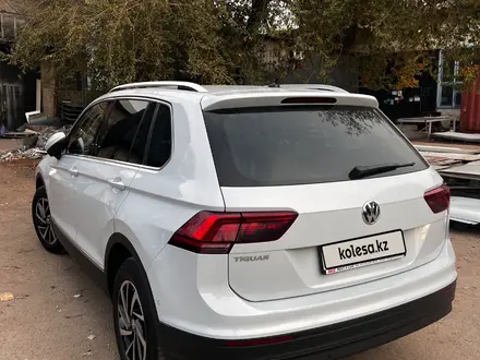 Volkswagen Tiguan 2018 года за 9 700 000 тг. в Алматы – фото 2