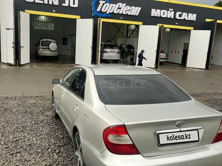 Toyota Camry 2003 года за 4 000 000 тг. в Актобе – фото 4