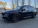 BMW X5 2021 года за 39 000 000 тг. в Астана – фото 2