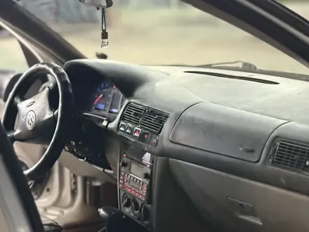 Volkswagen Golf 2002 года за 1 700 000 тг. в Тараз – фото 11