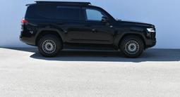Toyota Land Cruiser GR Sport 2022 года за 43 500 000 тг. в Атырау – фото 4