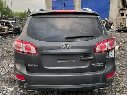 Задняя часть кузова Hyundai Santa Fe 2011г (2.2) 4wd за 400 000 тг. в Павлодар – фото 9