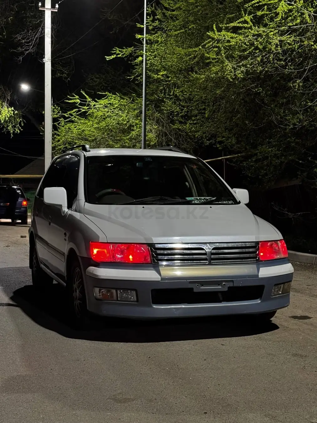 Mitsubishi Chariot, 1997